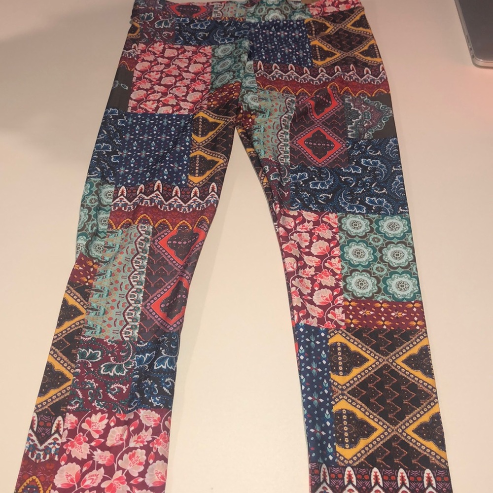 NEW AMERICAN EAGLE patterned leggings